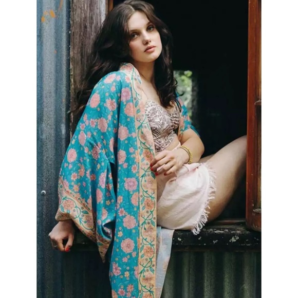 SOLD OUT Secret Garden Light Blue & Pink Floral Kimono Duster Wrap Coverup Boho - Picture 2 of 7